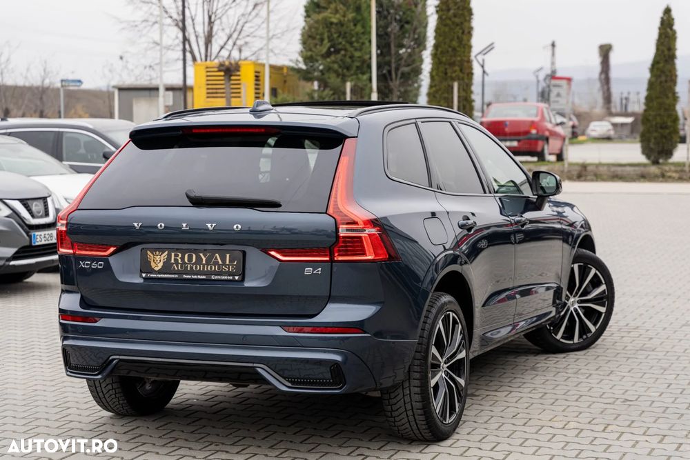 Volvo XC 60 B4 D Plus Dark - 3