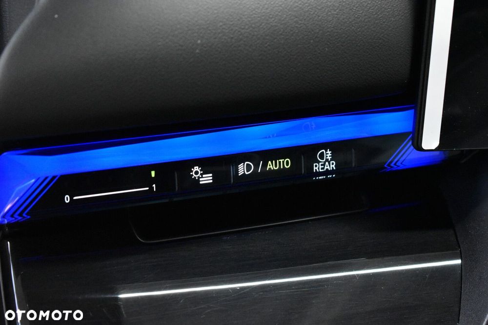 BMW i5 - 12