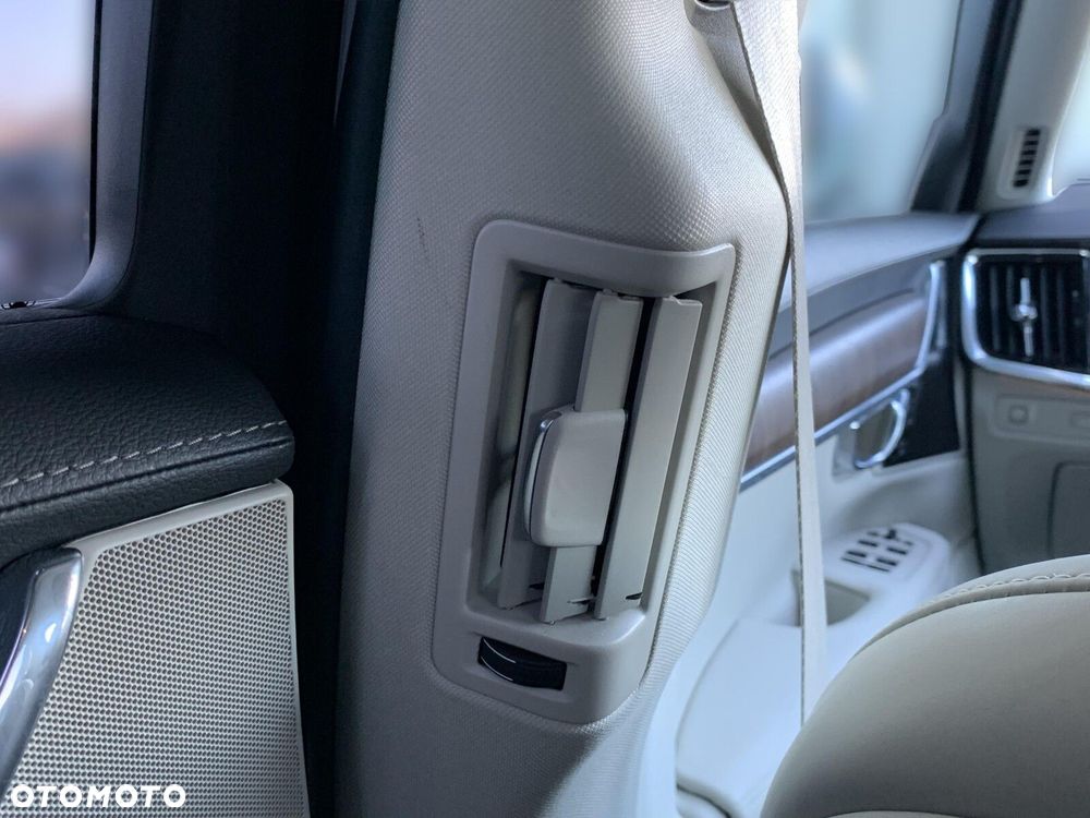 Volvo V90 Cross Country - 21