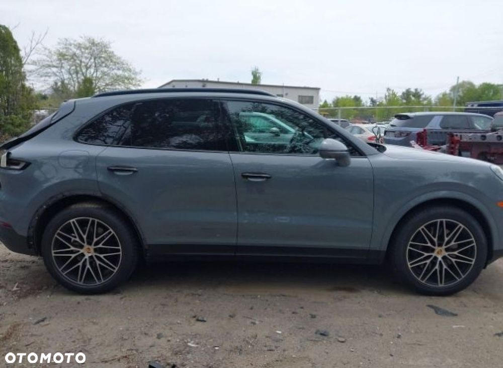 Porsche Cayenne - 8