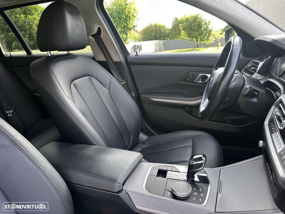BMW 318 d Aut. Sport Line - 48