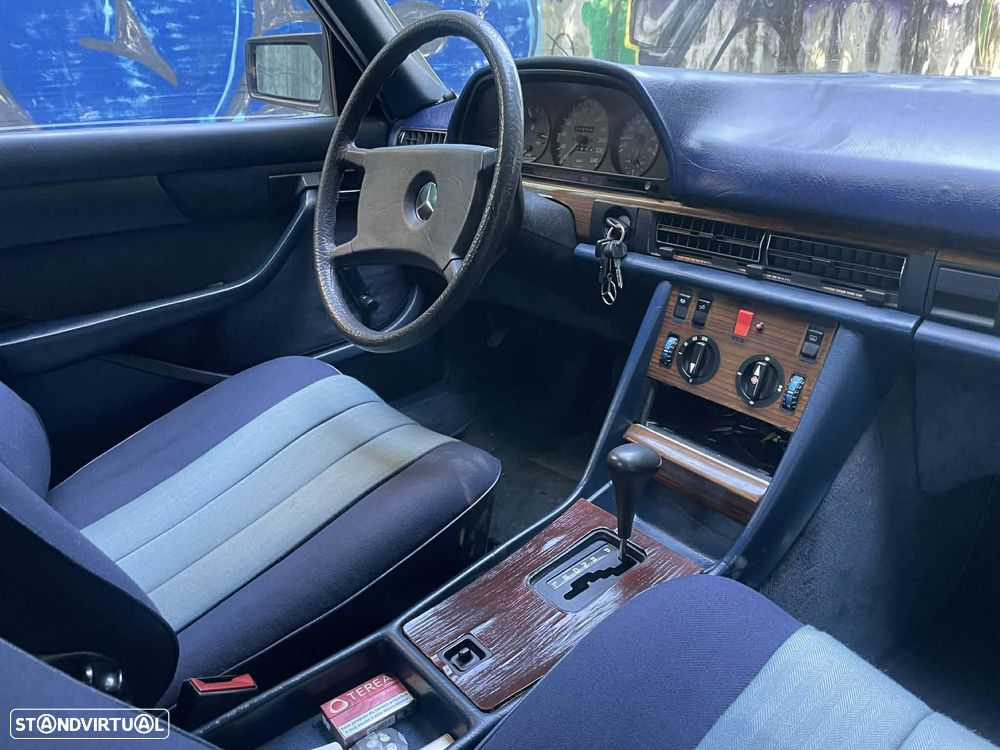 Mercedes-Benz W126 (1979-1992) - 11