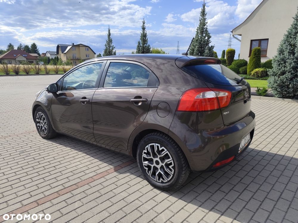 Kia Rio - 7