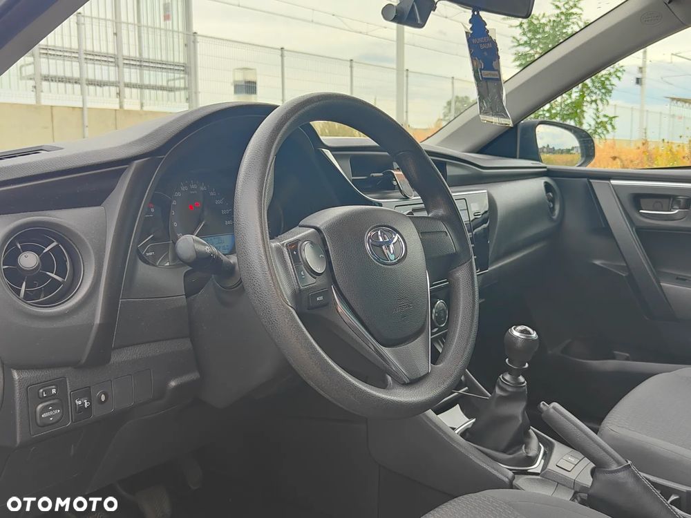 Toyota Corolla 1.33 Active EU6 - 17