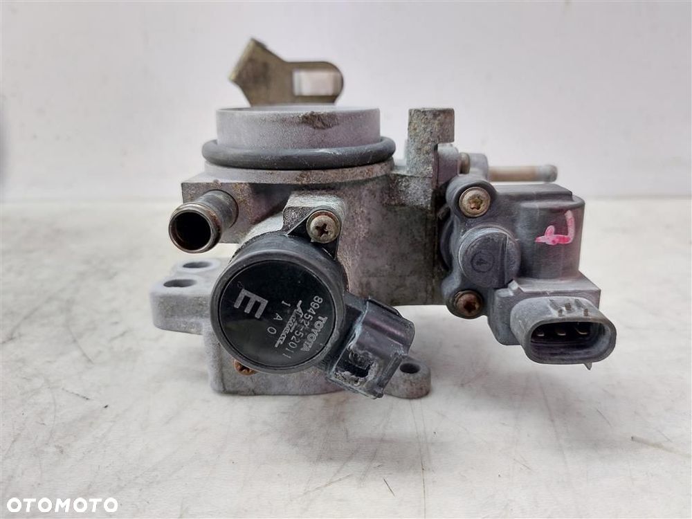 Przepustnica Toyota Yaris I 1999-2005 1,0 BENZYNA - 2