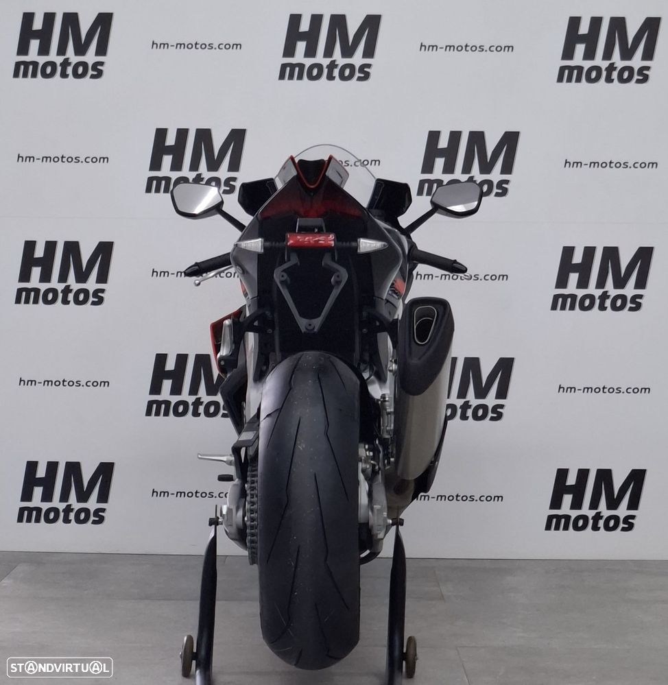 Aprilia RSV 4 FACTORY - 4