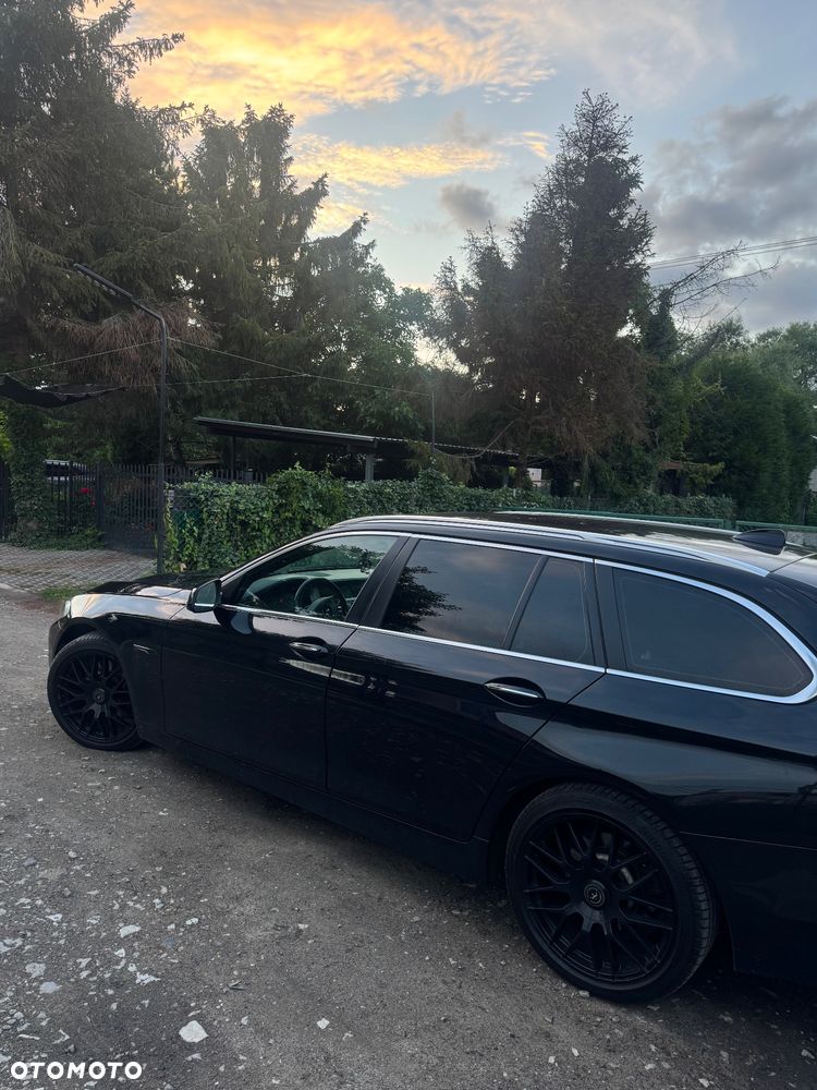 BMW Seria 5 525d xDrive - 4