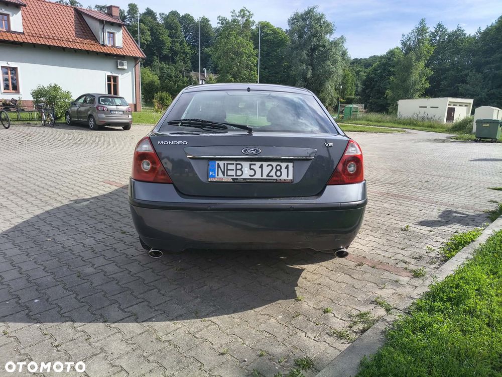 Ford Mondeo 2.5 V6 Ghia - 5