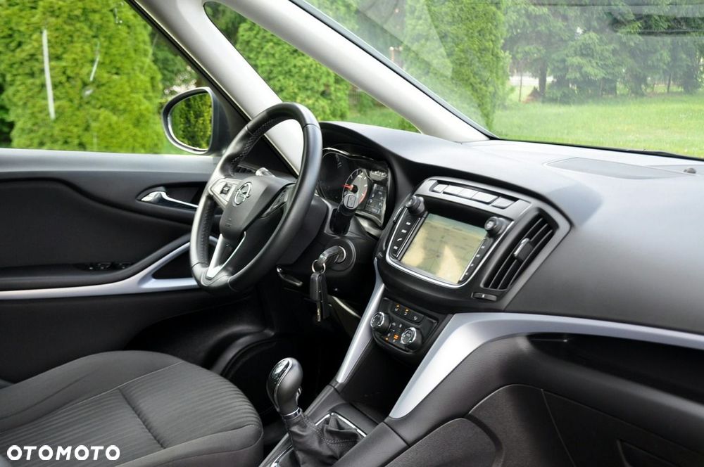 Opel Zafira - 17