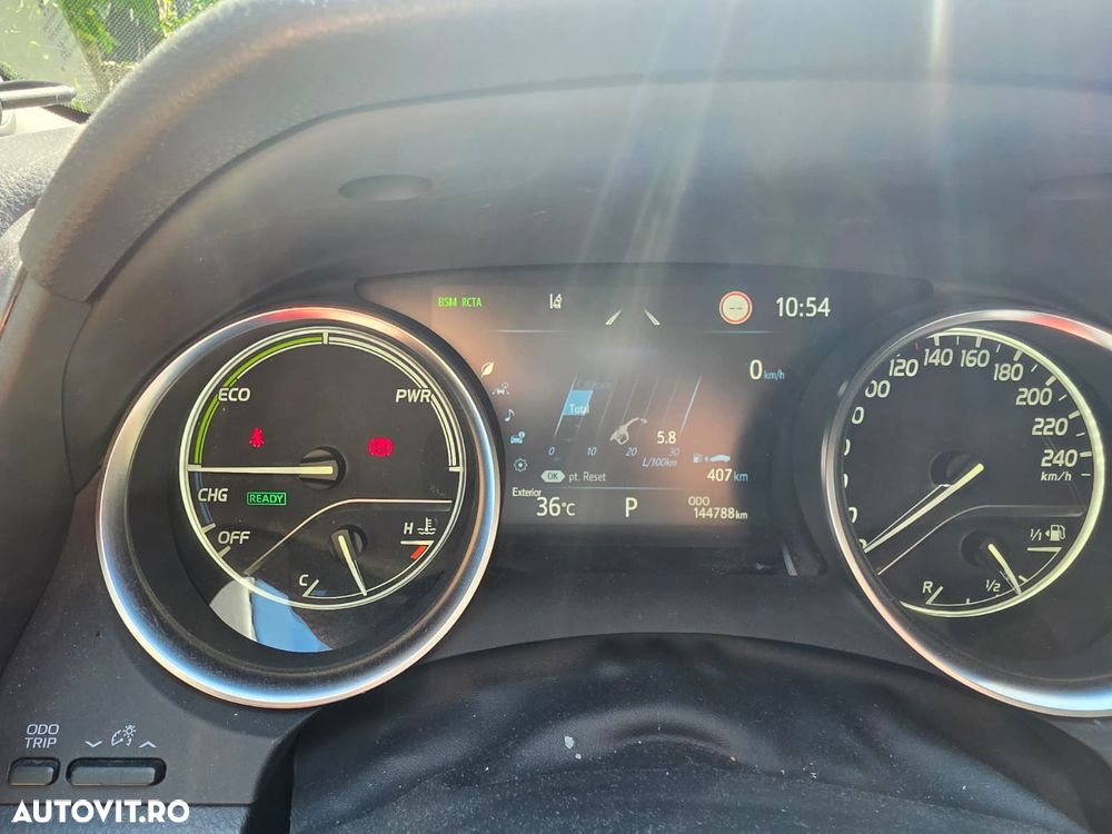 Toyota Camry 2.5 Exclusive - 30