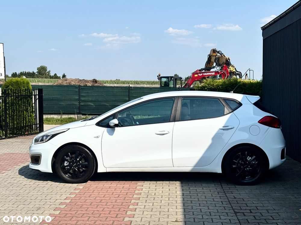 Kia Ceed 1.4 CVVT ISG Dream Team Edition - 11