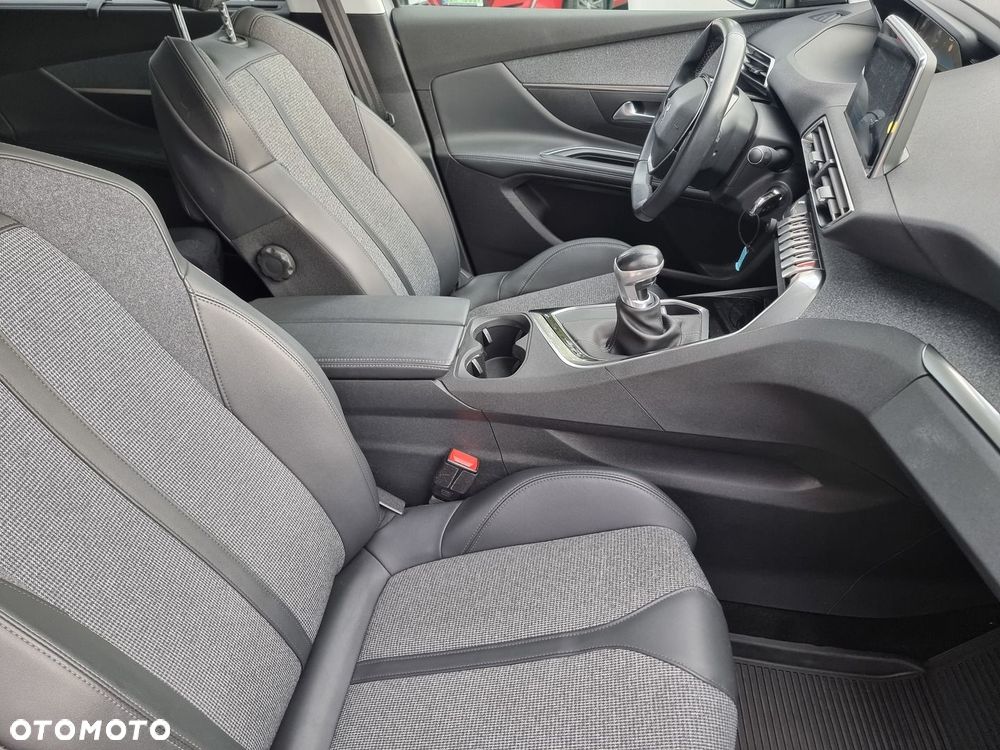 Peugeot 5008 1.2 PureTech Allure S&S - 20