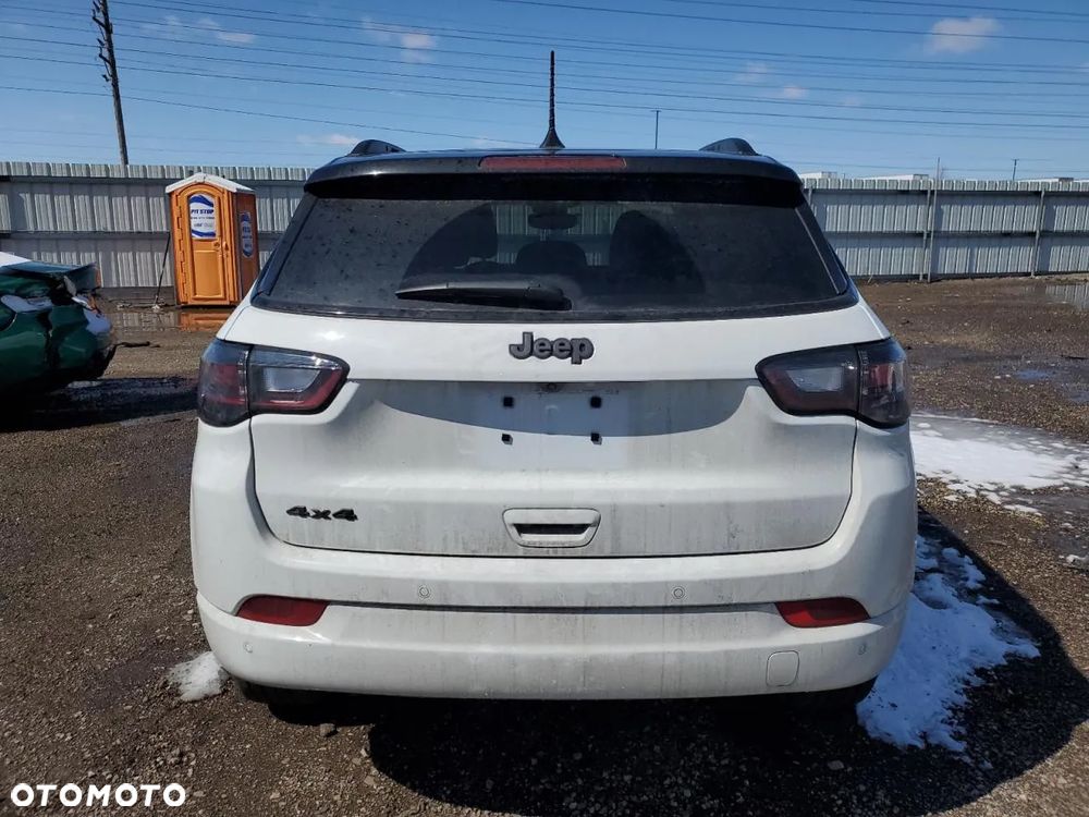 Jeep Compass - 8