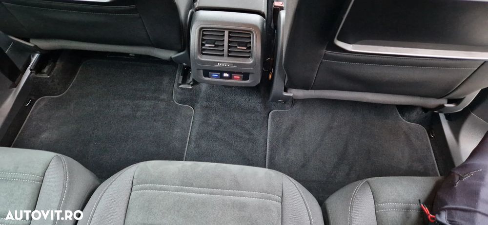 Volkswagen Touran 2.0 TDI SCR UNITED - 14