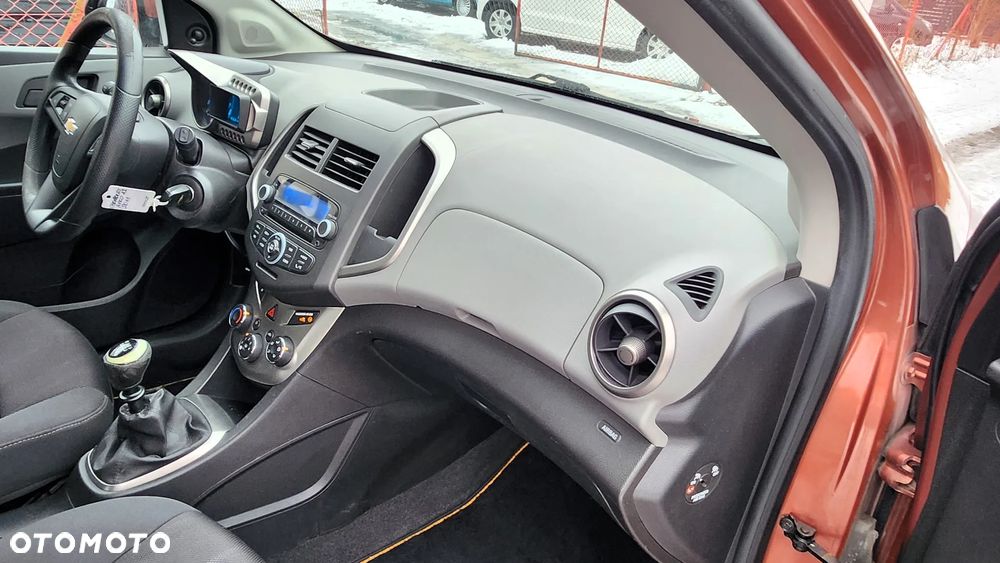 Chevrolet Aveo 1.2 LT+ - 12