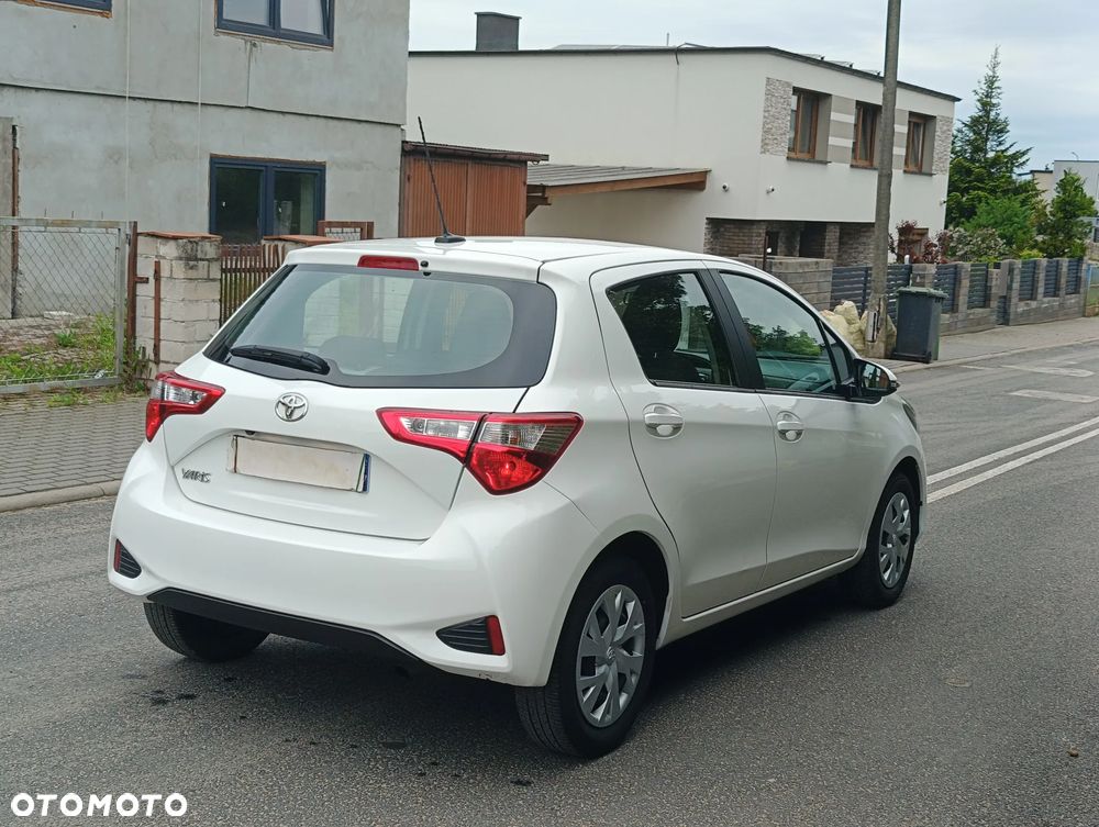 Toyota Yaris 1.5 Premium - 3