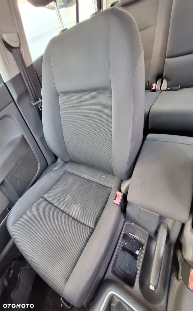 FOTEL PRAWY PRZÓD - VOLKSWAGEN GOLF PLUS / EUROPA - 1