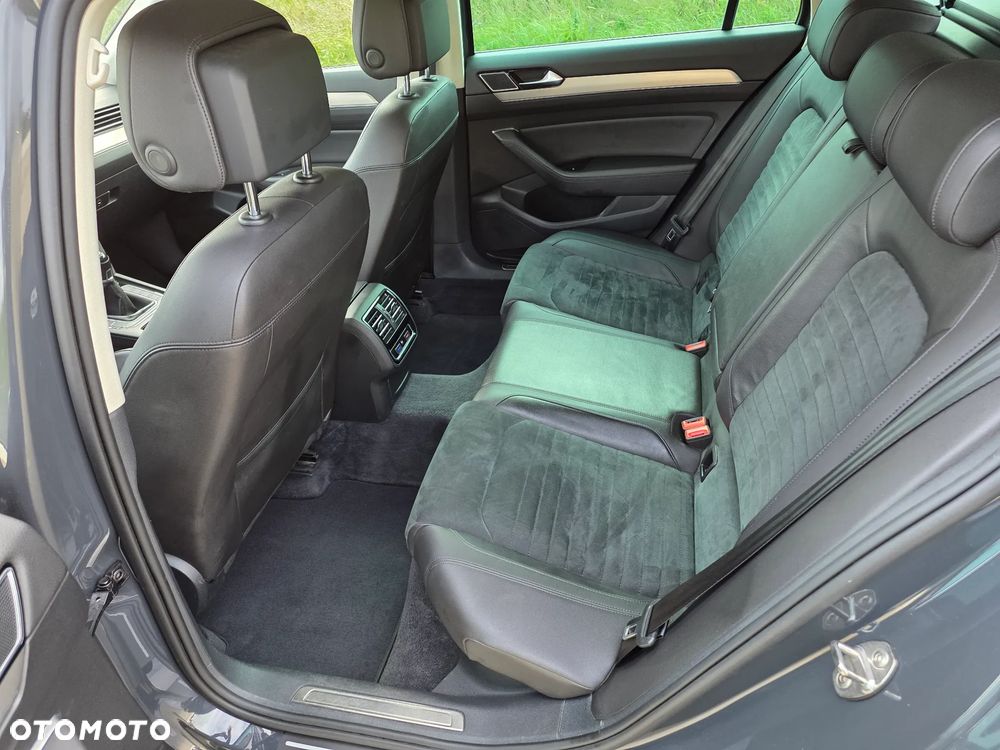 Volkswagen Passat 2.0 TDI (BlueMotion Technology) Highline - 18