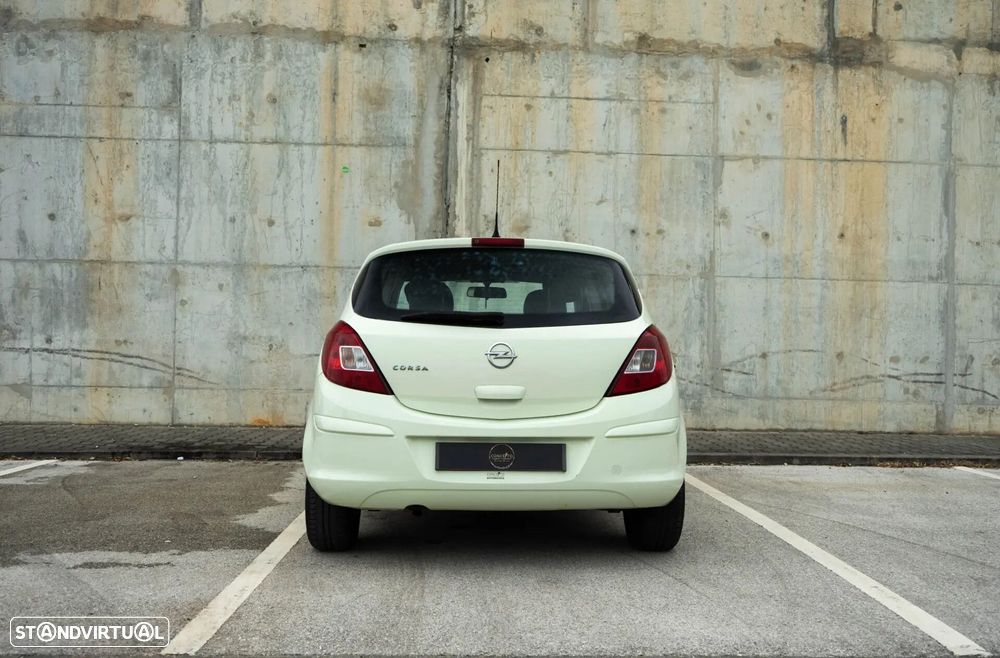 Opel Corsa 1.2 Cosmo - 4