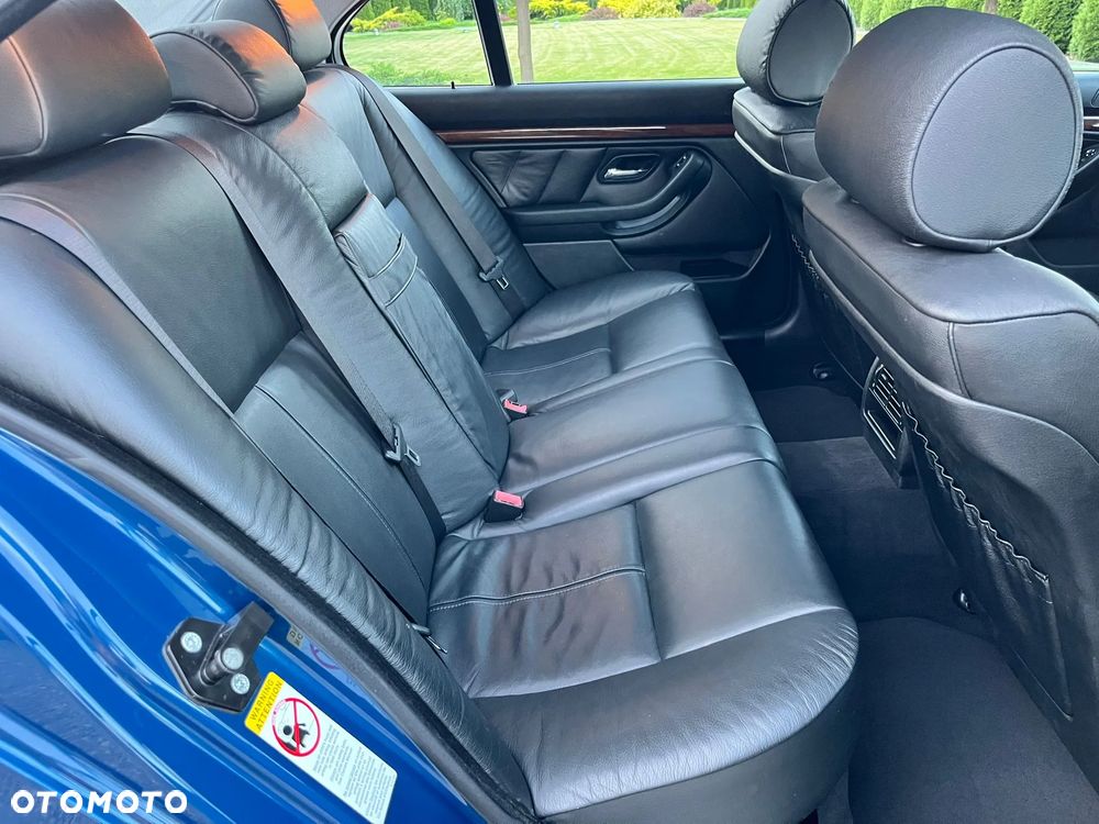 BMW Seria 5 - 32