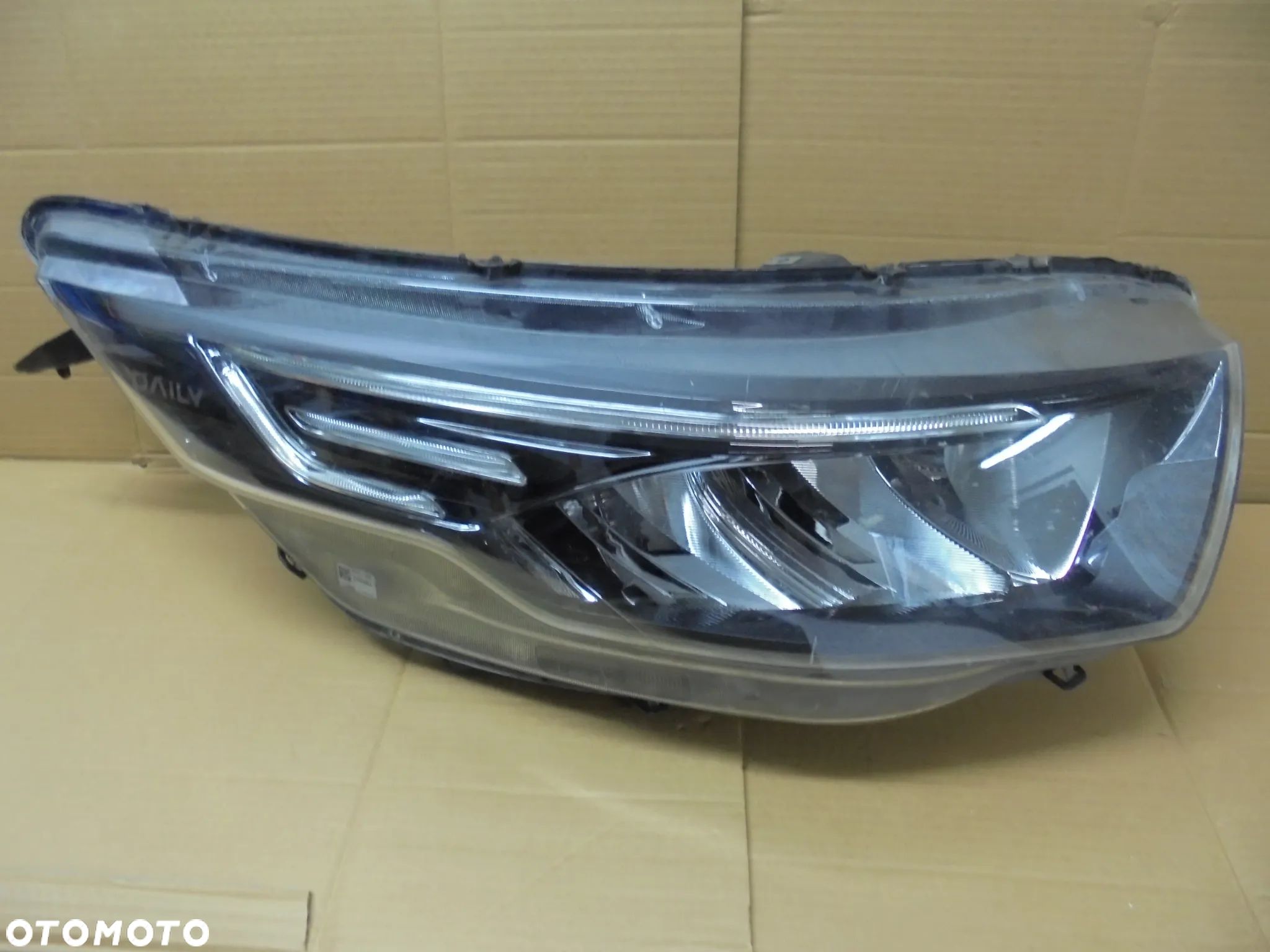 Iveco Daily 2019-Lampa Przednia Prawa Full Led REFLEKTOR 58002711799 - 1