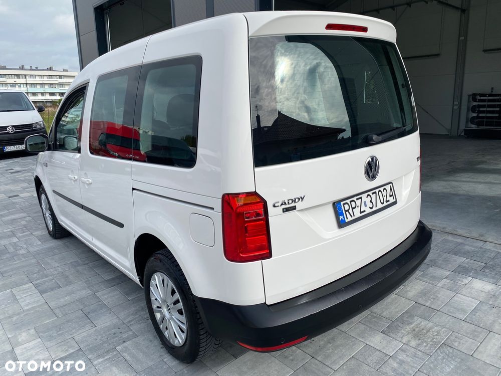 Volkswagen Caddy 2.0 TDI Highline - 23