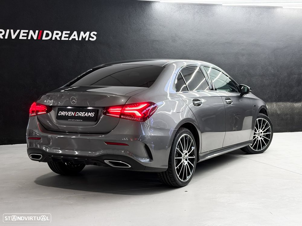 Mercedes-Benz A 250 Limousine e 8G-DCT AMG Line - 2