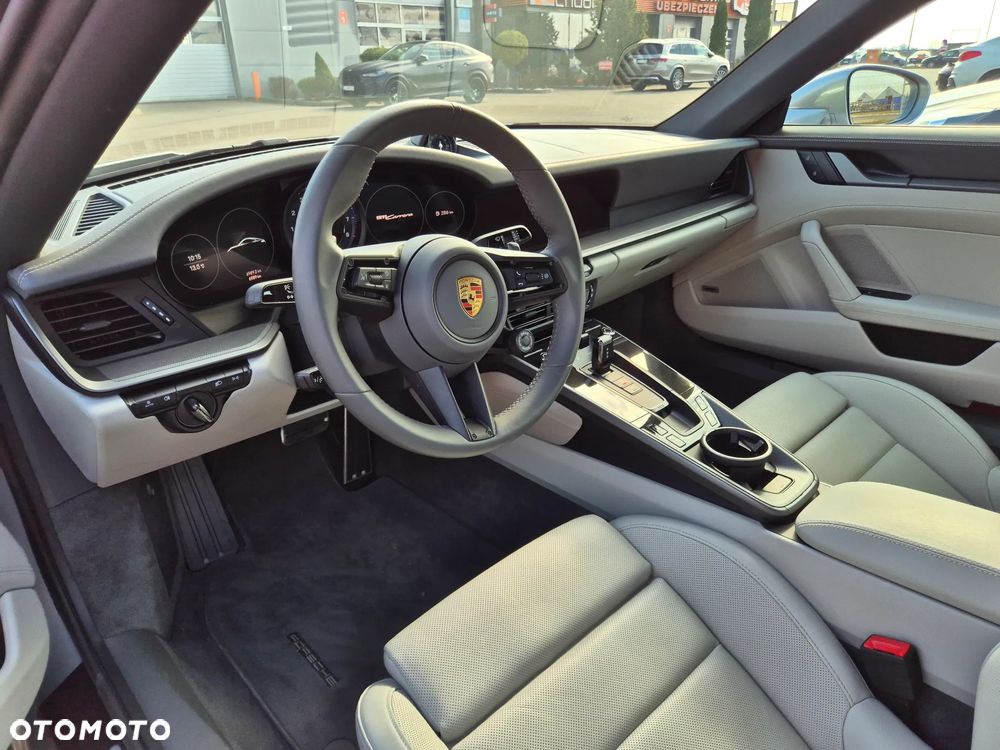 Porsche 911 Carrera PDK - 10