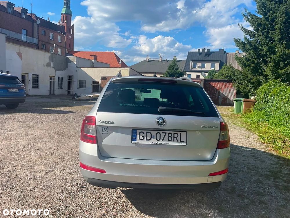 Skoda Octavia 2.0 TDI Ambition DSG - 6