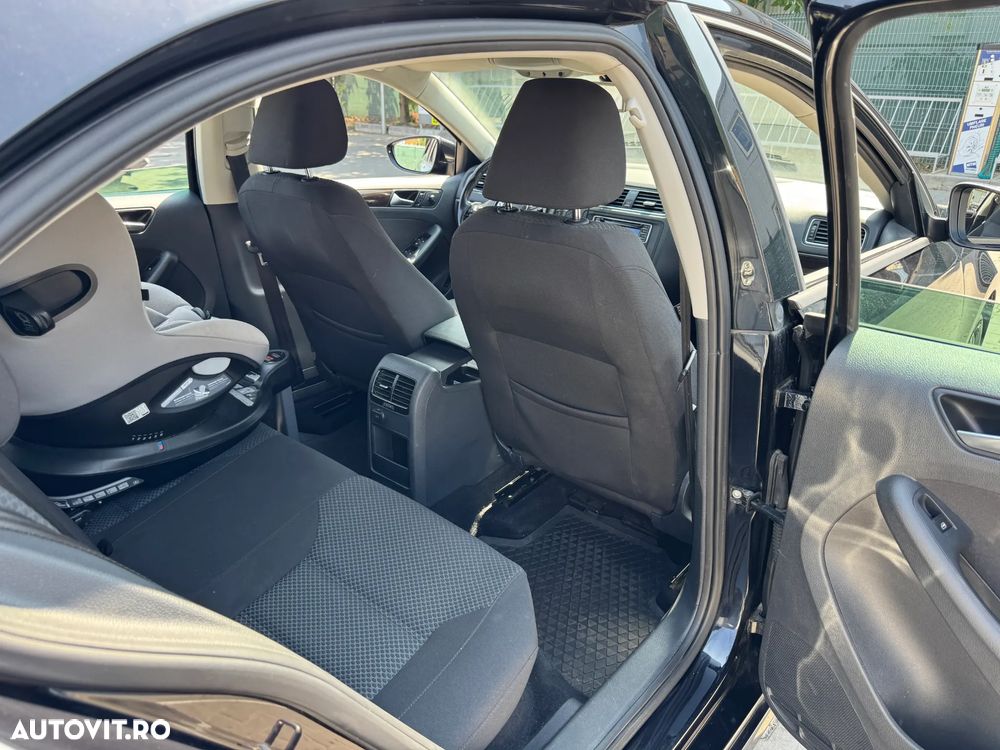 Volkswagen Jetta 2.0 TDI Comfortline - 19