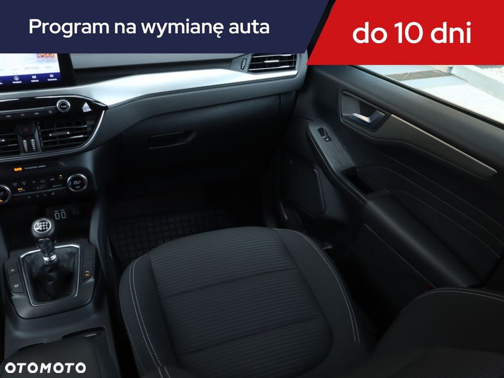 Ford Kuga - 10