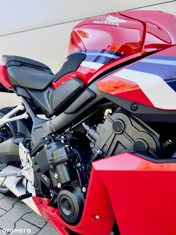 Honda CBR - 7
