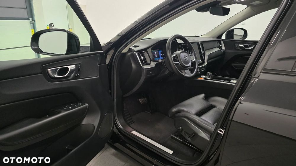 Volvo XC 60 B4 D AWD Ultimate Dark - 5