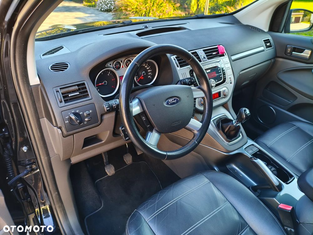 Ford Kuga 2.0 TDCi 2x4 Titanium - 13