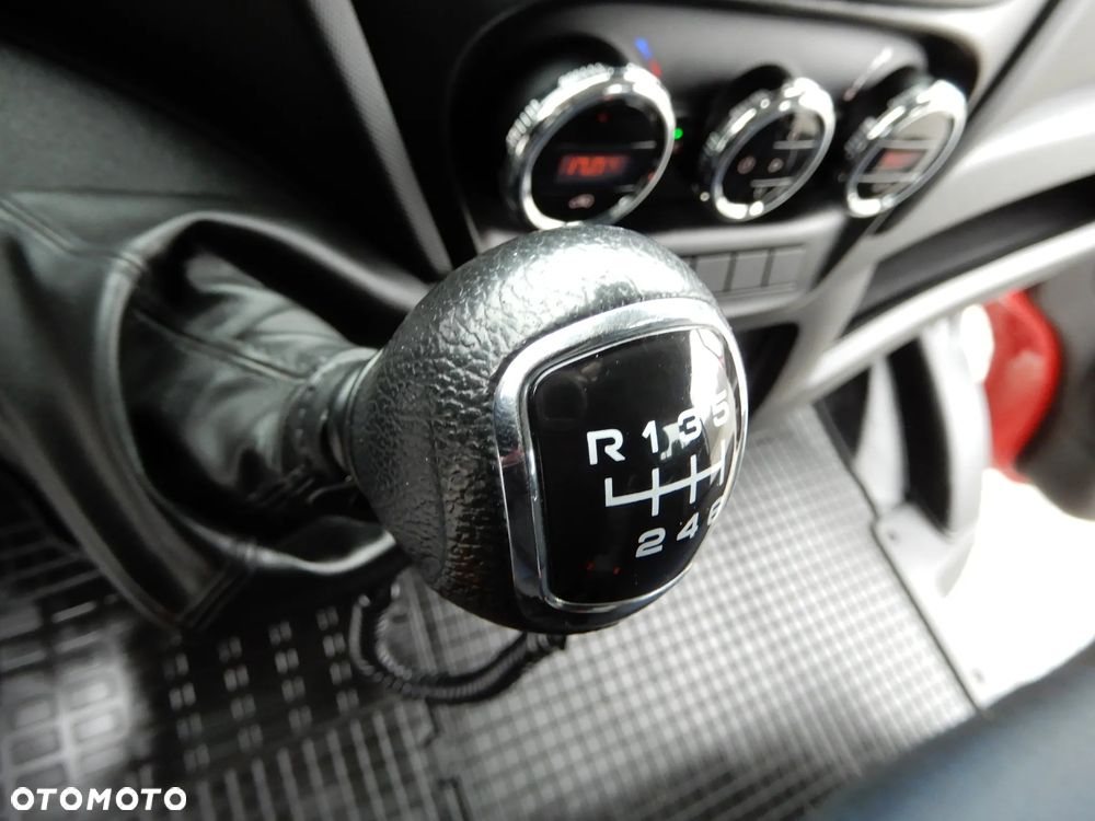 Iveco DAILY 50C18 Wywrotka Kiper Wywrot x 3 Strony 3996 mm Długi 8 E.Palet Renomowanej Firmy RomCar Rozstaw Osi 4100 mm WZMACNIANY HAK 3500 Kg 98 Tys Km Przeb. Stan Auta JAK NOWY POLECAM - 40