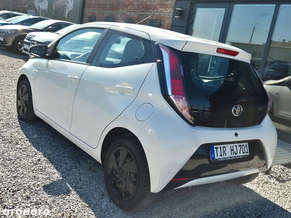 Toyota Aygo x-play Eco - 10