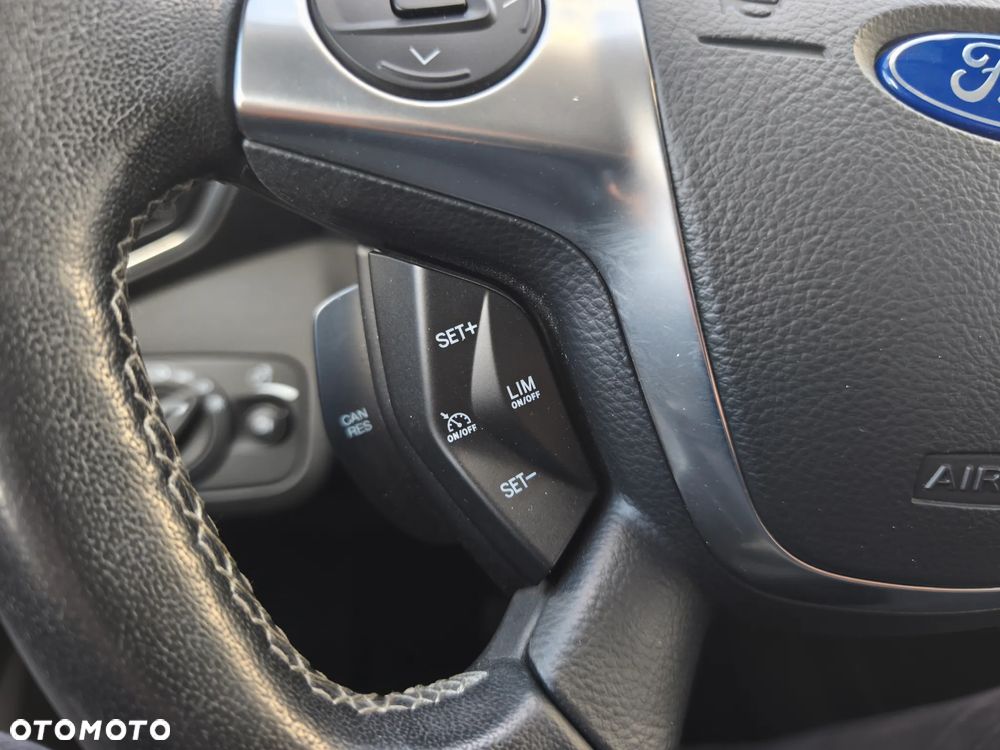 Ford Kuga 2.0 TDCi 4x4 Titanium - 27