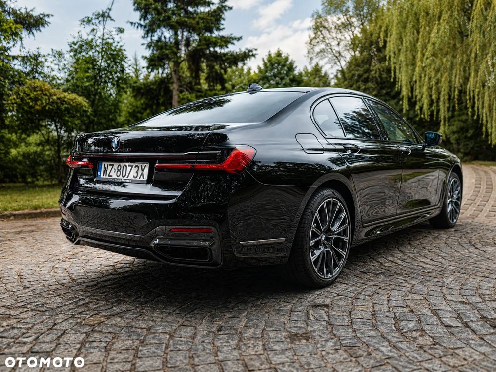 BMW Seria 7 750i xDrive - 13