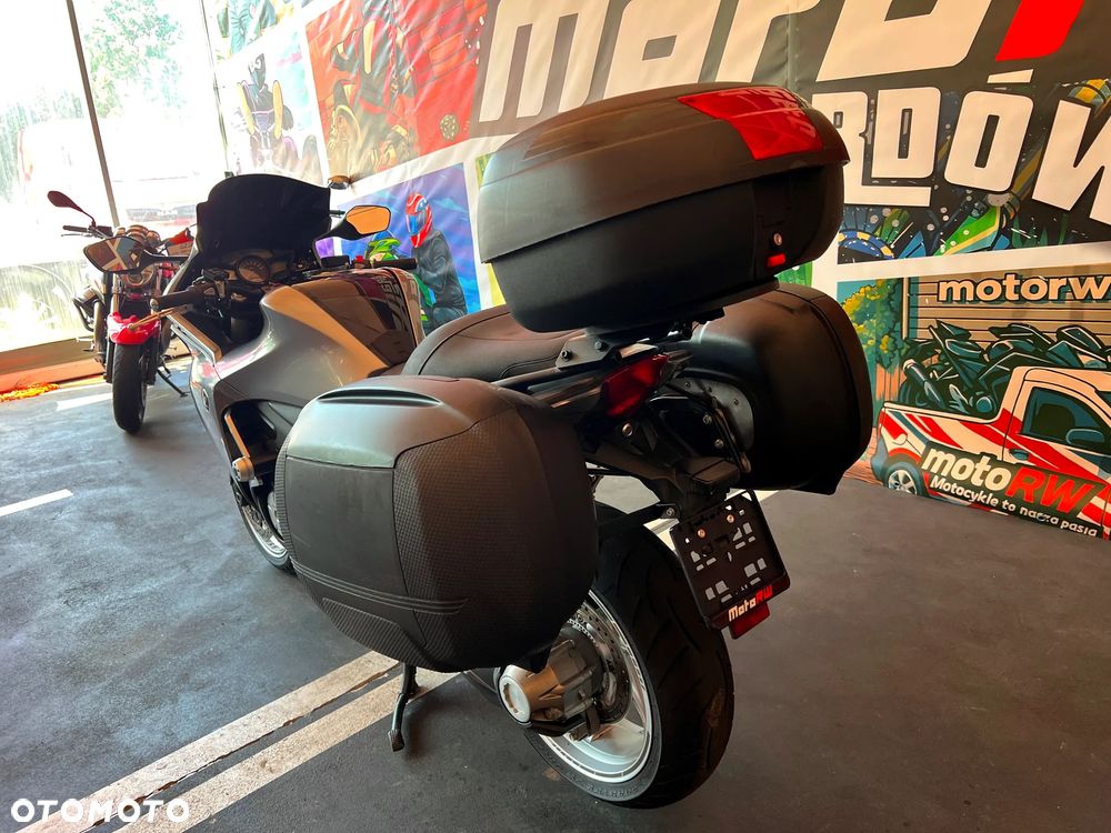 Honda VFR - 14
