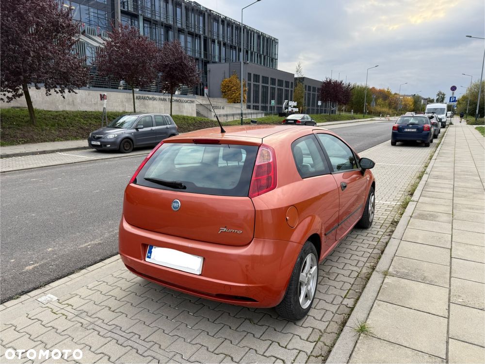 Fiat Punto 1.4 16V Dynamic - 5