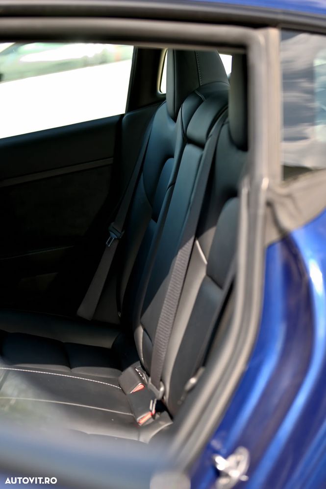 Tesla Model 3 - 11