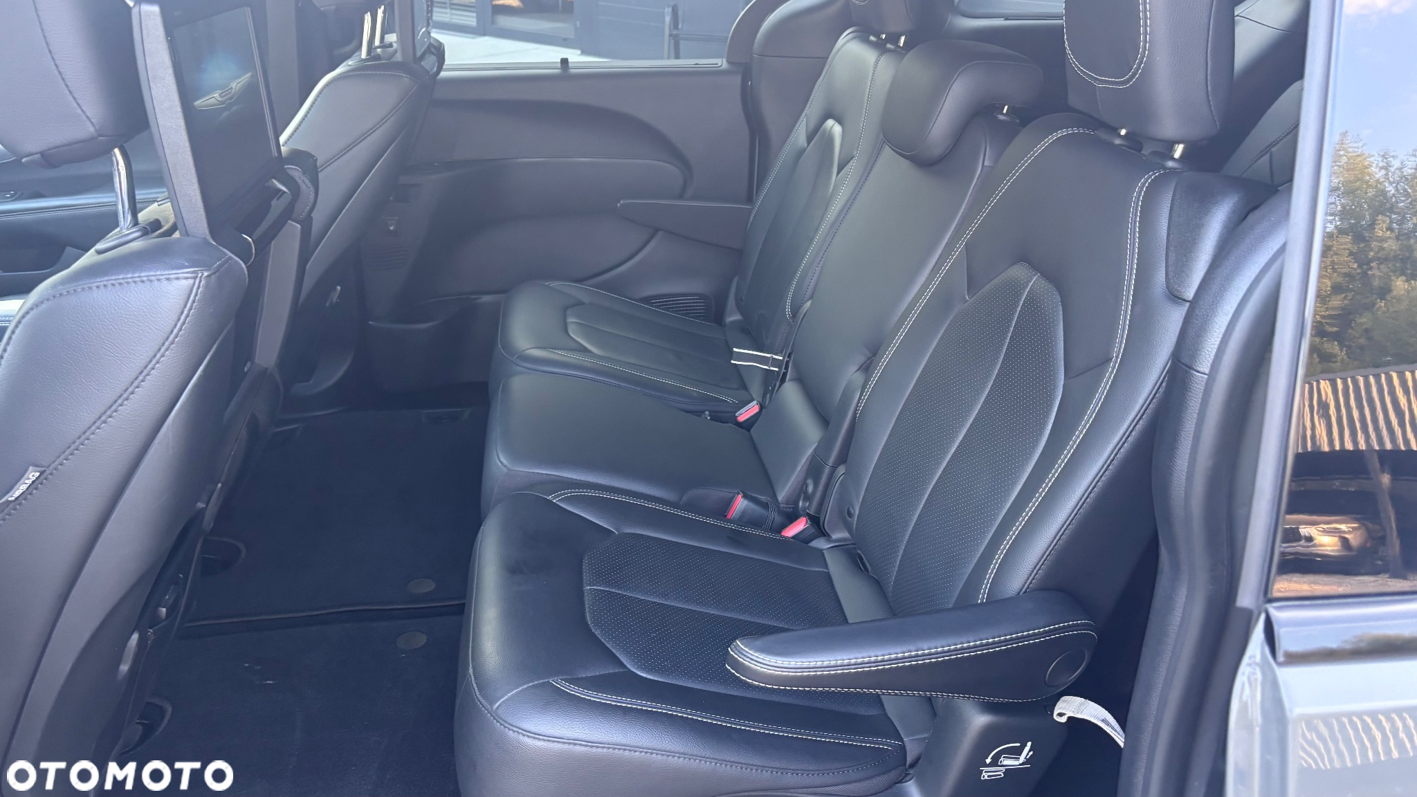Chrysler Pacifica - 18