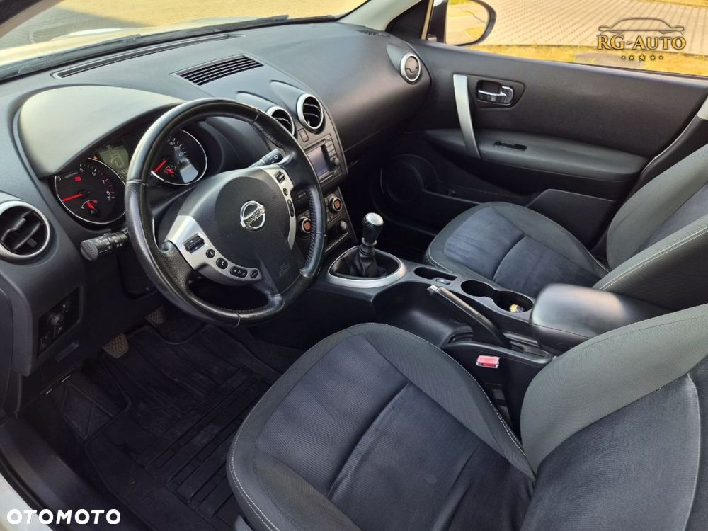 Nissan Qashqai+2 - 40