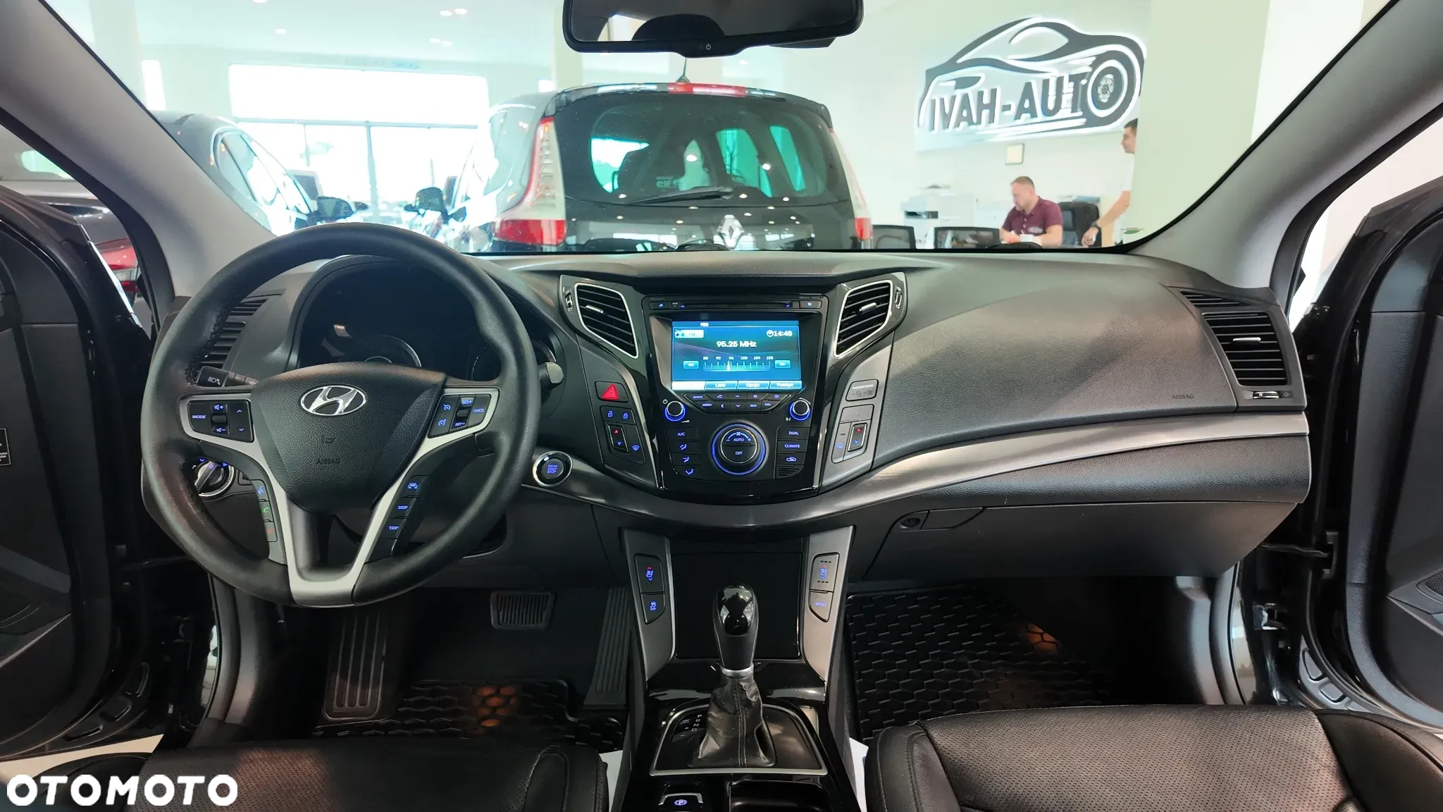 Hyundai i40 Kombi 1.7 CRDi DCT Premium - 32