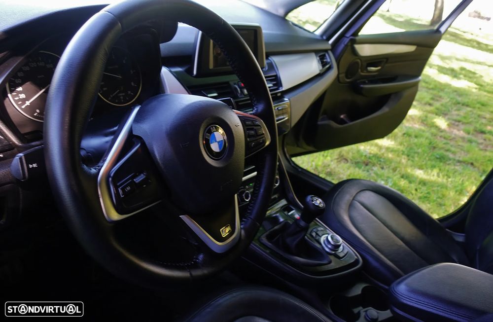 BMW 216 Active Tourer d Pack M - 8
