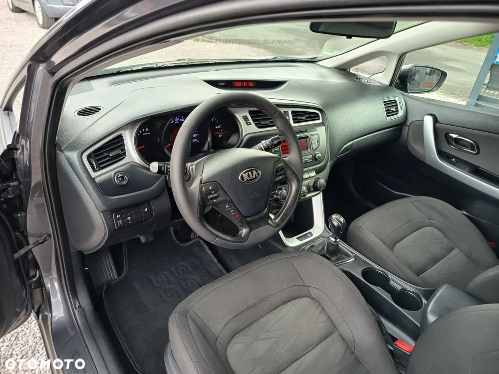 Kia Ceed 1.4 CVVT Dream-Team Edition - 17