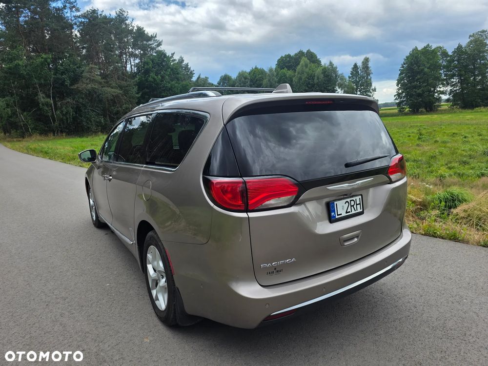 Chrysler Pacifica - 6