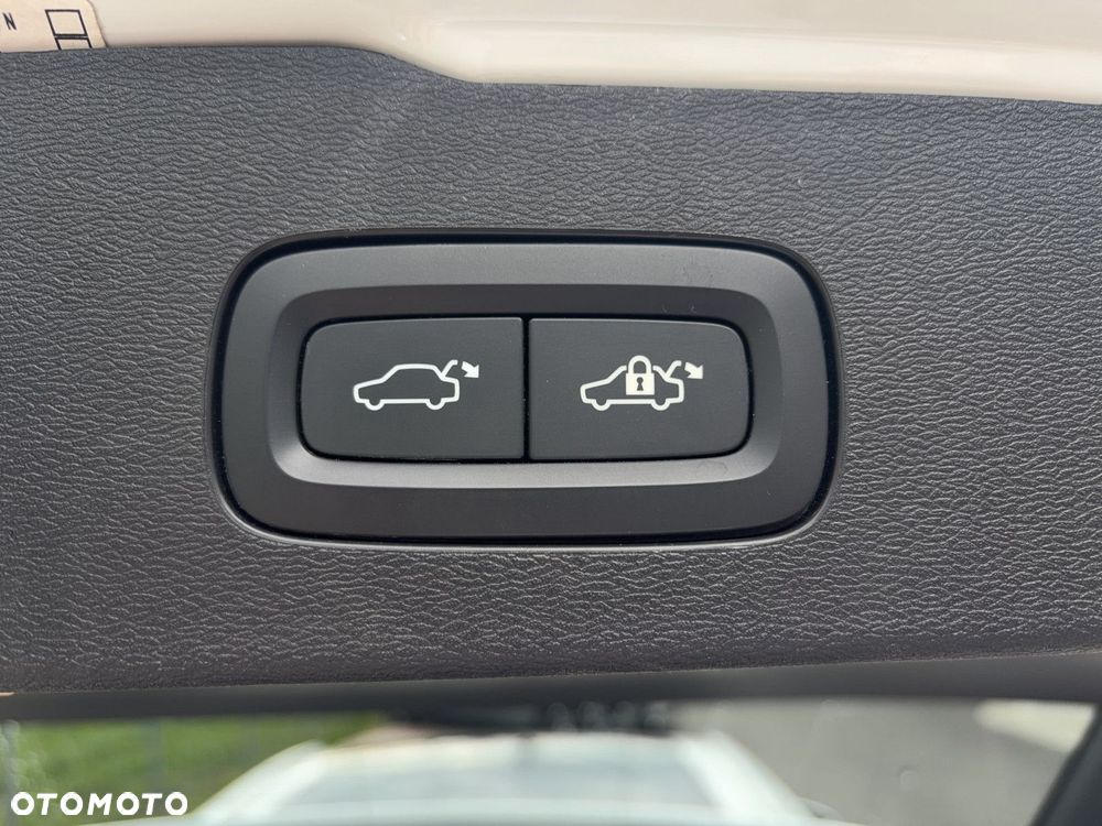 Volvo V60 Cross Country - 18
