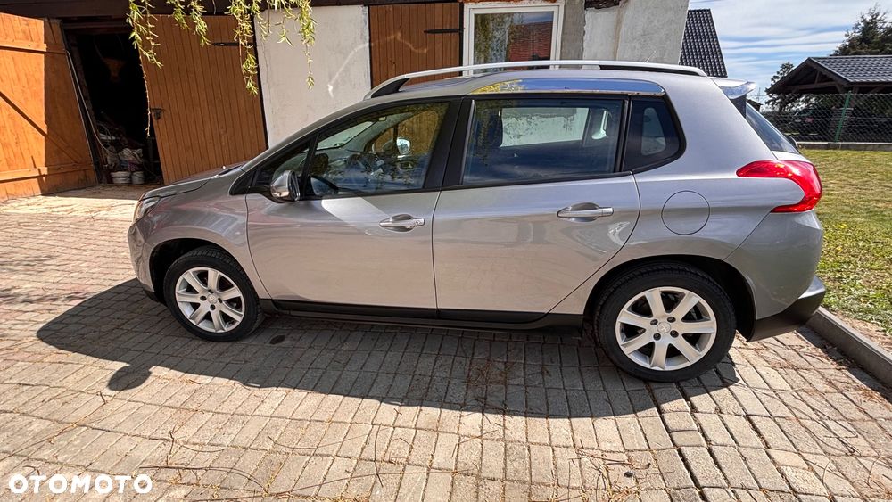 Peugeot 2008 1.6 e-HDi Allure S&S - 9