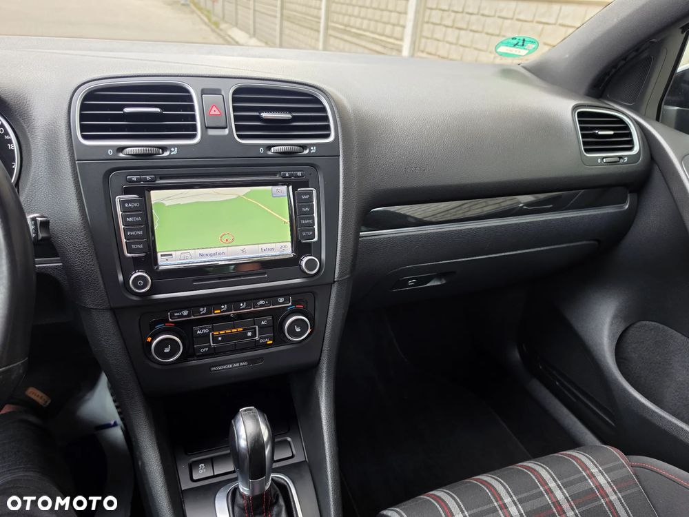 Volkswagen Golf - 14